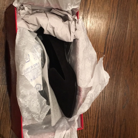 Shoes - Picture 4 of 8